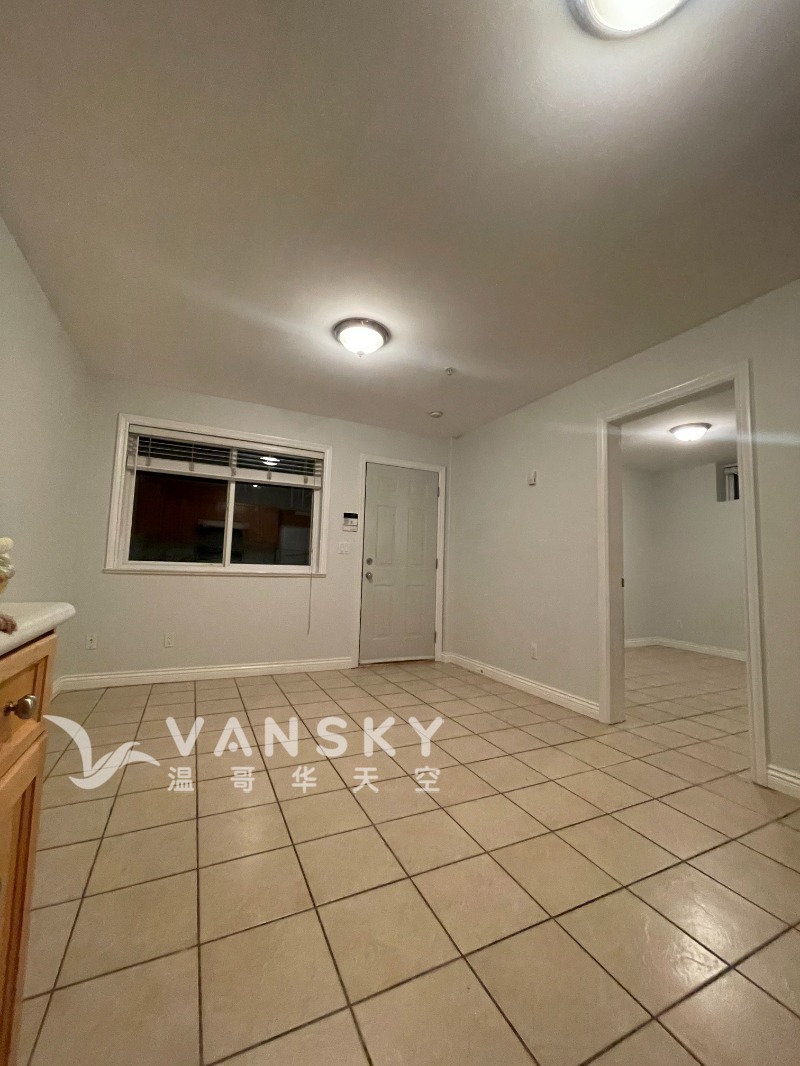 260417213412_2. Living Rm.jpg